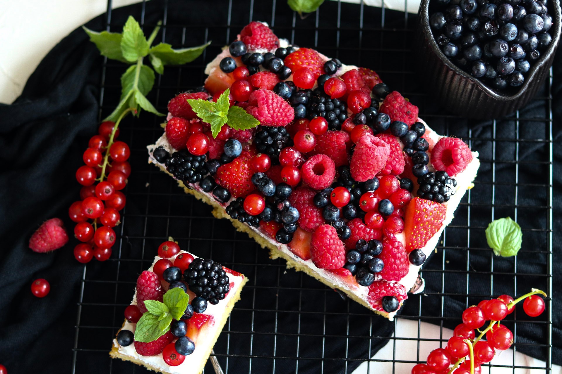 Einfacher Beerenkuchen vom Blech - Prinzessinnenschmarrn