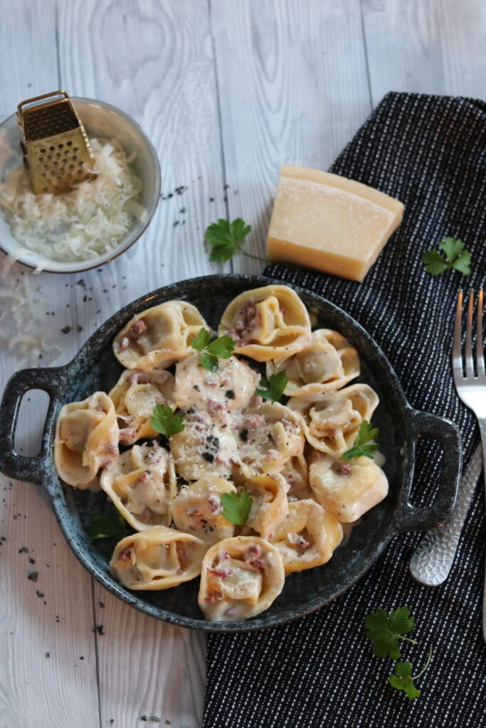 Tortellini in Schinken Sahne Soße