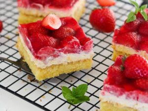 Erdbeerkuchen mit Vanillecreme 3 Erdbeerkuchen mit Vanillecreme