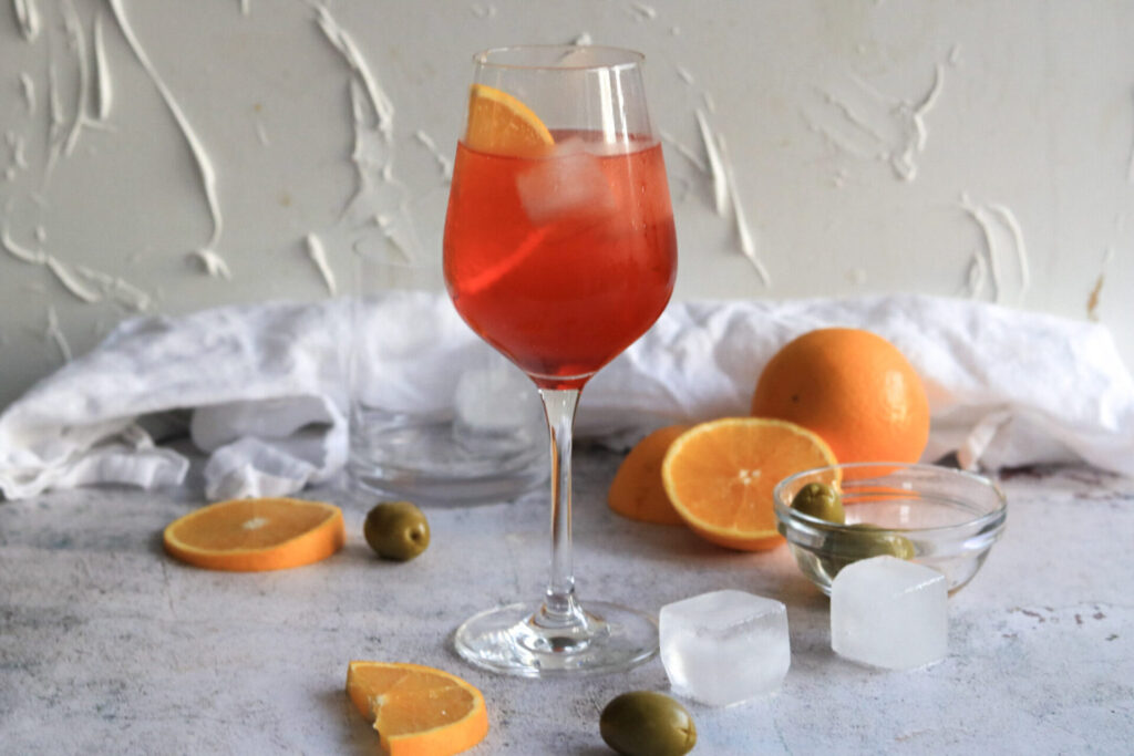 Kein Aperol Spritz - alkoholfreier Spritz mit Sanbitter