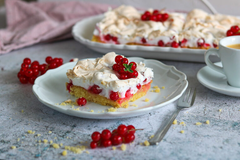 Einfacher Johannisbeer Kuchen mit Baiser