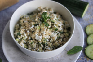 Gurkensalat mit Hüttenkäse