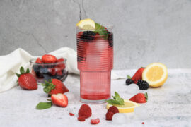 Berlin Berry - Gin Cocktail mit Wild Berry, Grenadine und Zitrone