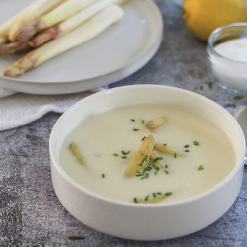 Klassische Spargelcremesuppe