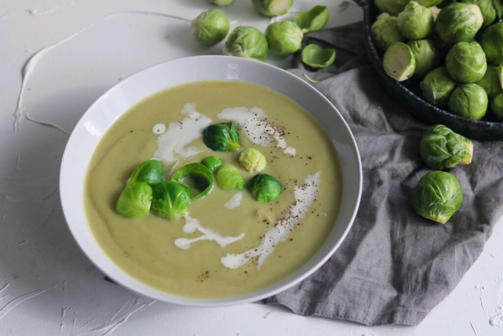 einfache Suppe mit Rosenkohl