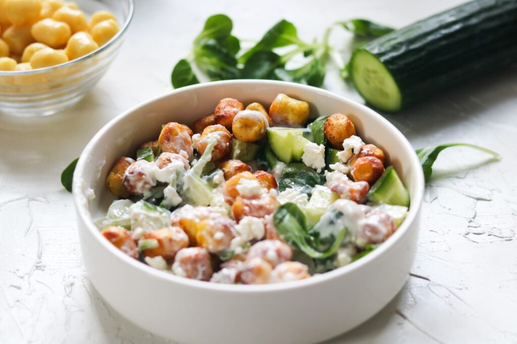 Knuspriger Gnocchi Salat - mit Airfryer Gnocchi 8 bester Gnocchi Salat