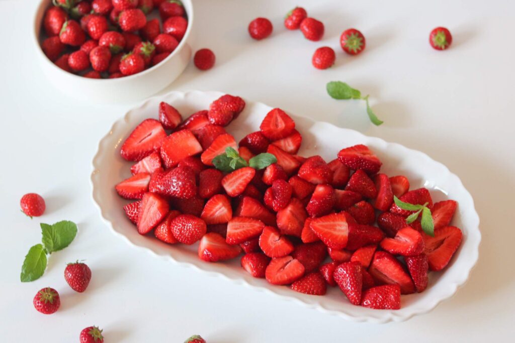 Limokuchen mit Erdbeeren vom Blech 12 Erdbeeren 10 Limokuchen mit Erdbeeren vom Blech
